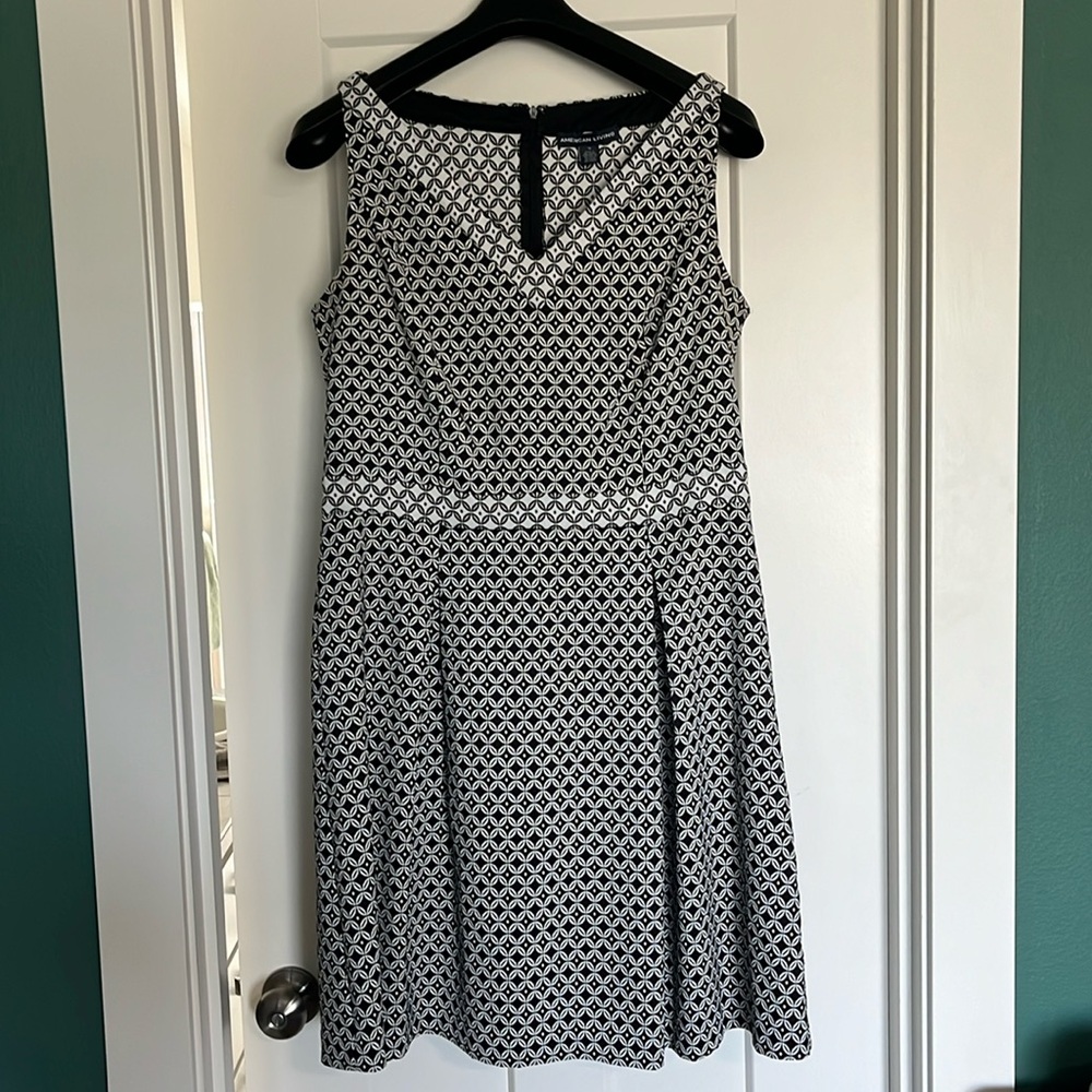 EUC Women’s American Living dress. Size 16. Black and white